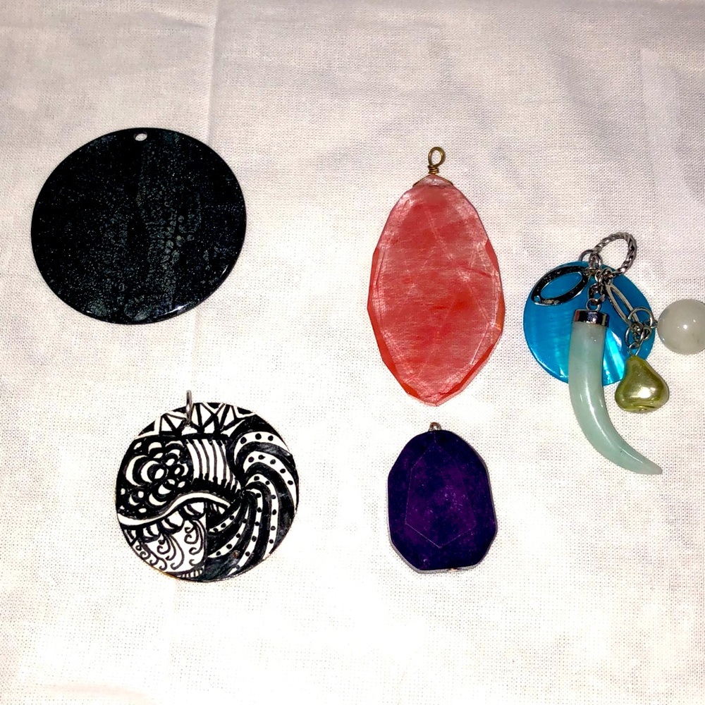 ASSORTMENT OF CHARMS FOR JEWELRY MAKING OR CRAFTING ALL WEARABLE PIECES